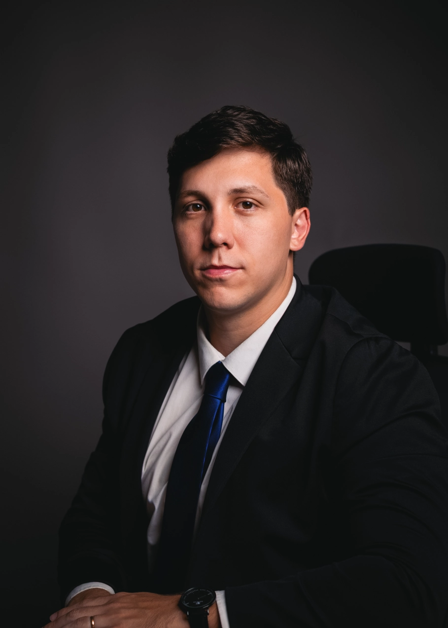 Dr. Enzo Tavares Trento Dagostin